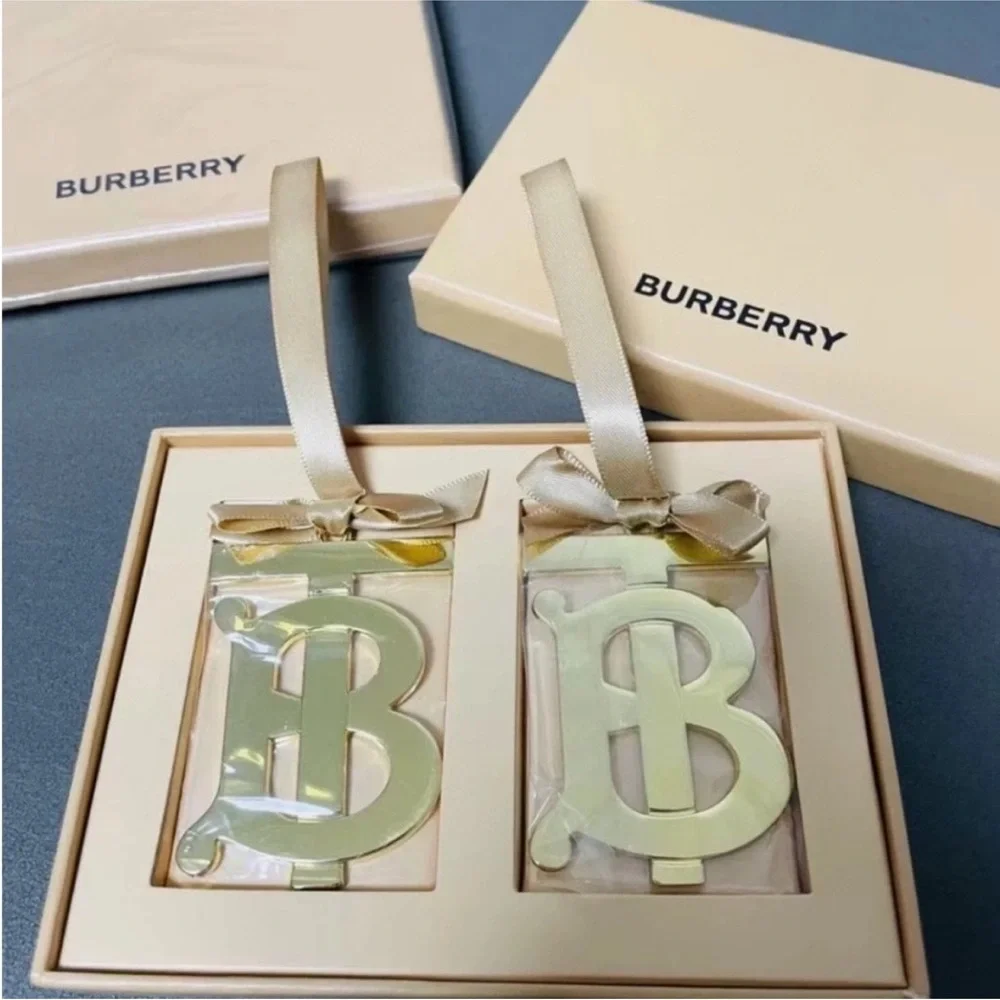 Burberry Gold Monogram Ornaments set - Picture 2 of 7